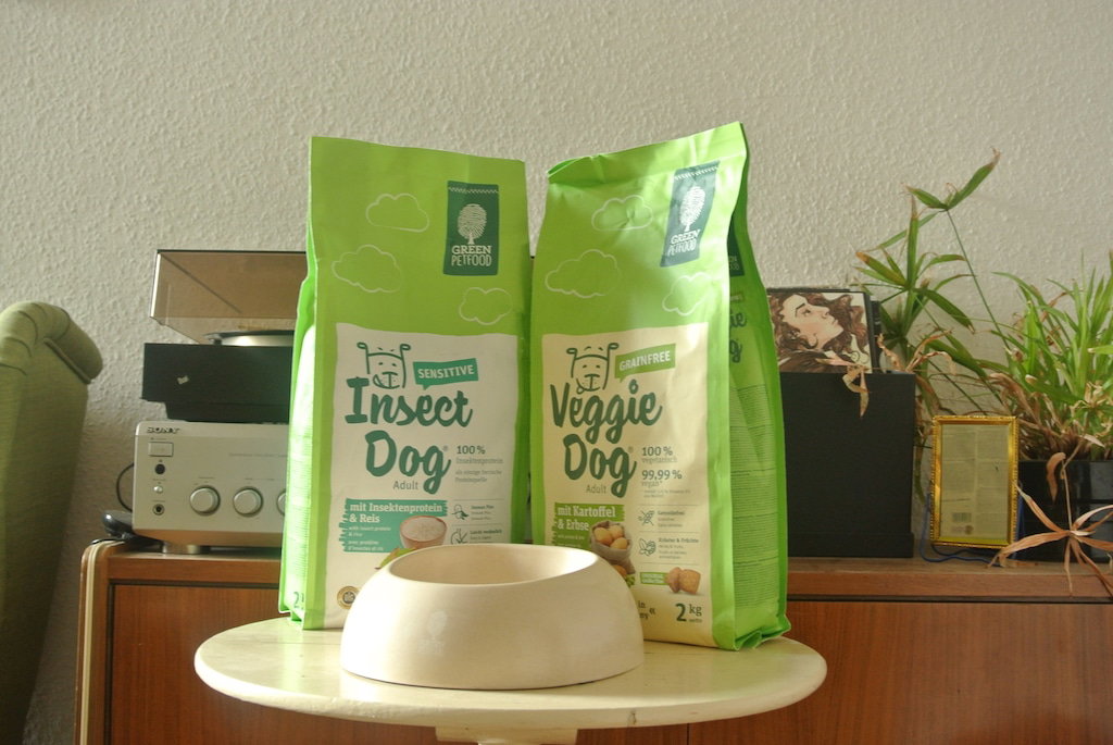 Green Petfood Test: Trockenfutter und Napf