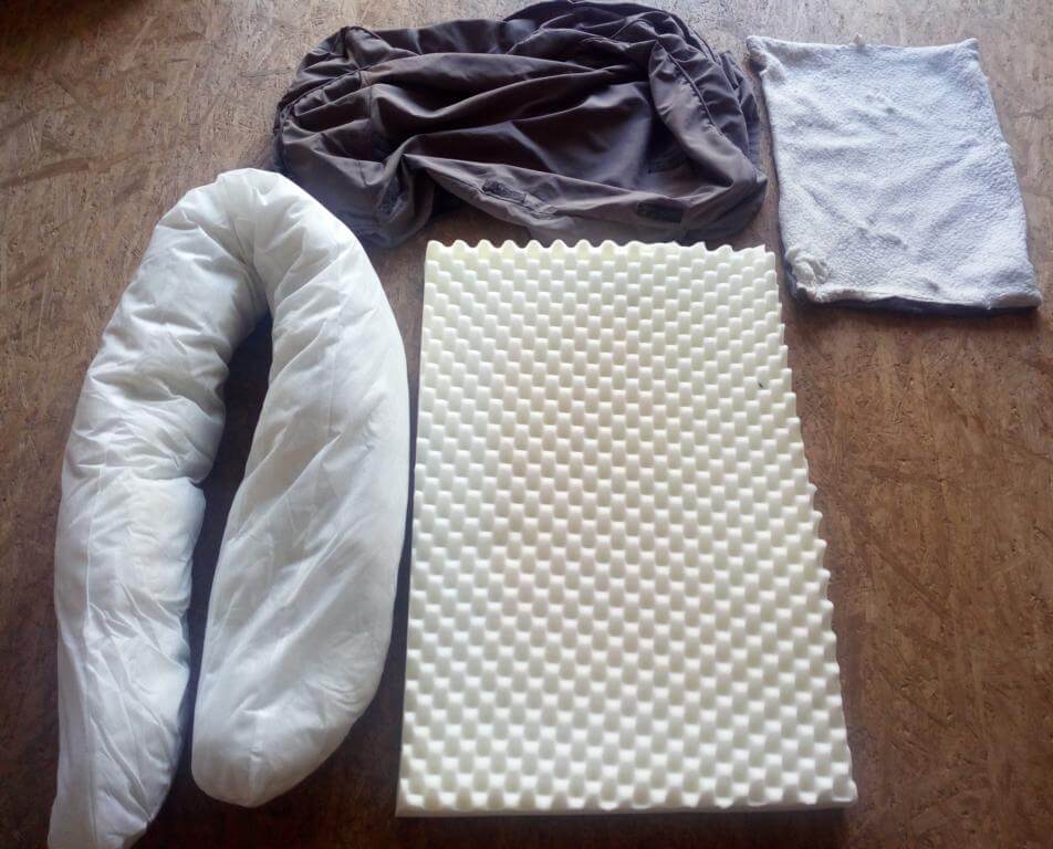 Orthopädisches Hundesofa mit Memory Foam auseinander gebaut