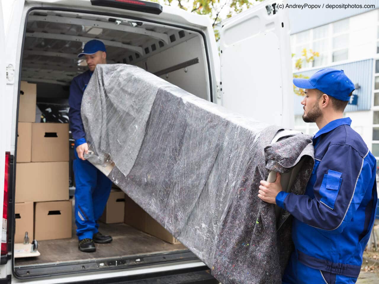 Umzugsfirmen helfen beim Umzug dabei, Stress zu reduzieren.